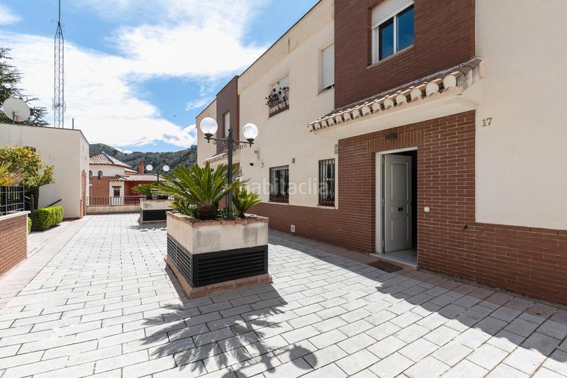 Foto 9a91f300-94aa-4cde-a653-db265a98c4da. Casa en calle almaciles 13 se vende casa en venta en urbanización privada junto al hospital vithas! en Granada