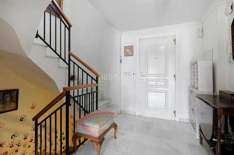 Foto 9f0a6192-497f-41c7-8ec9-29d4d7295030. Casa en calle almaciles 13 se vende casa en venta en urbanización privada junto al hospital vithas! en Granada
