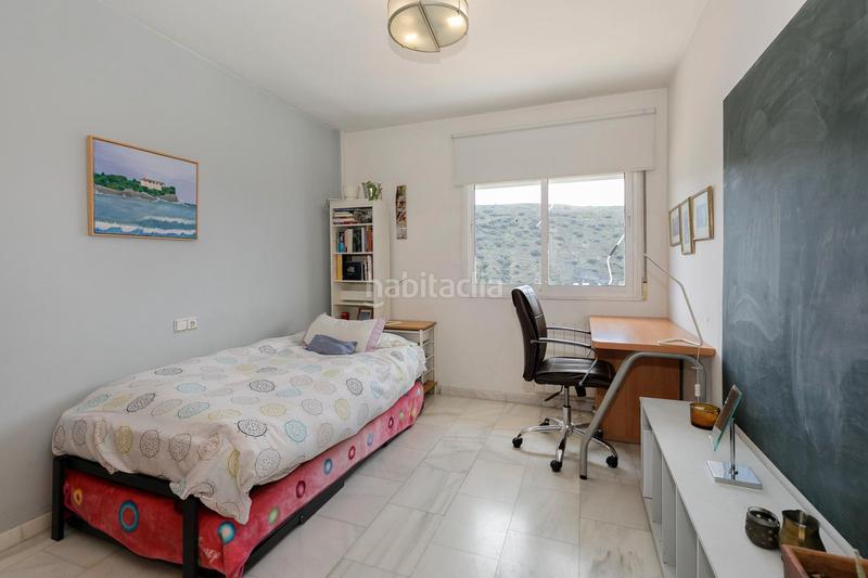 Foto a473a455-dd88-49bb-bb2b-54d724b313f4. Casa en calle almaciles 13 se vende casa en venta en urbanización privada junto al hospital vithas! en Granada
