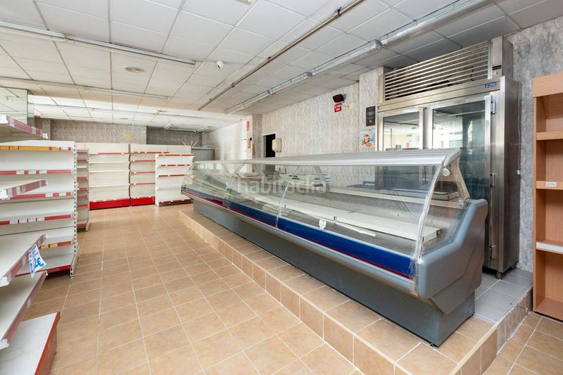 Foto 2f108533-bd1f-4ac7-93ef-8c152839f062. Local comercial a avenida de carmen morcillo 28 a Gójar