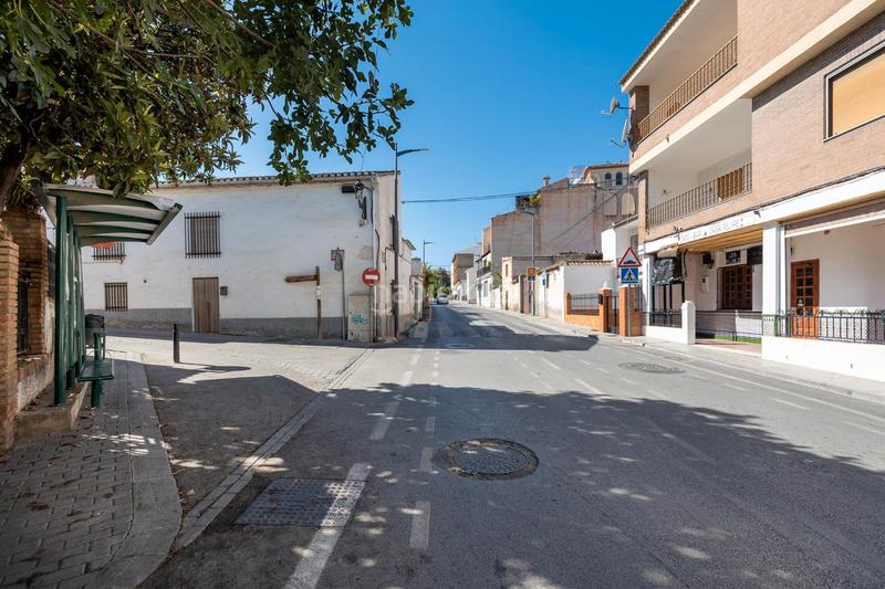 Foto b711d584-0615-40fd-8b44-6a17359cd67d. Local comercial a avenida de carmen morcillo 28 a Gójar