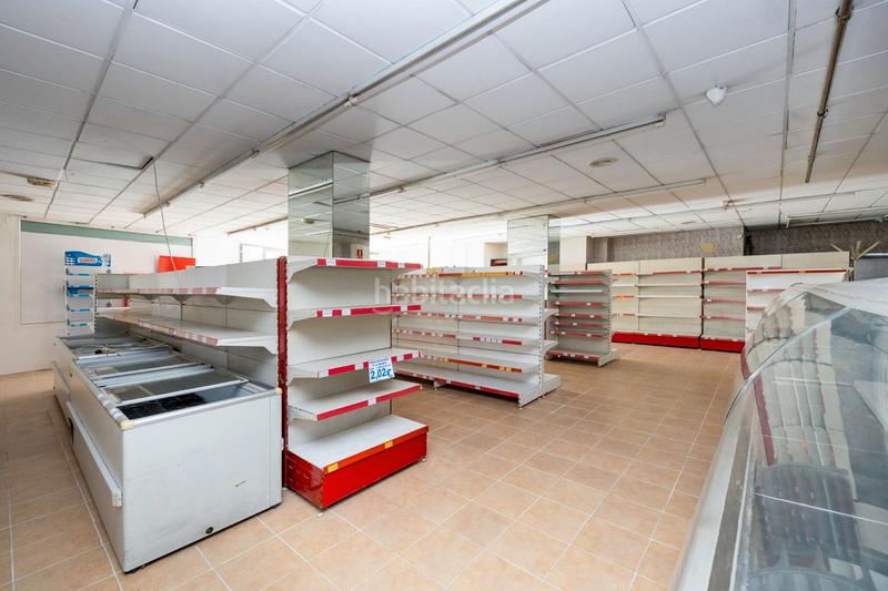 Foto b89ed490-c862-4141-a783-3a8a900f33c1. Local comercial a avenida de carmen morcillo 28 a Gójar