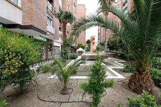 Piso en Calle alminares del genil 1. Se vende piso en granada centro piscina cubierta