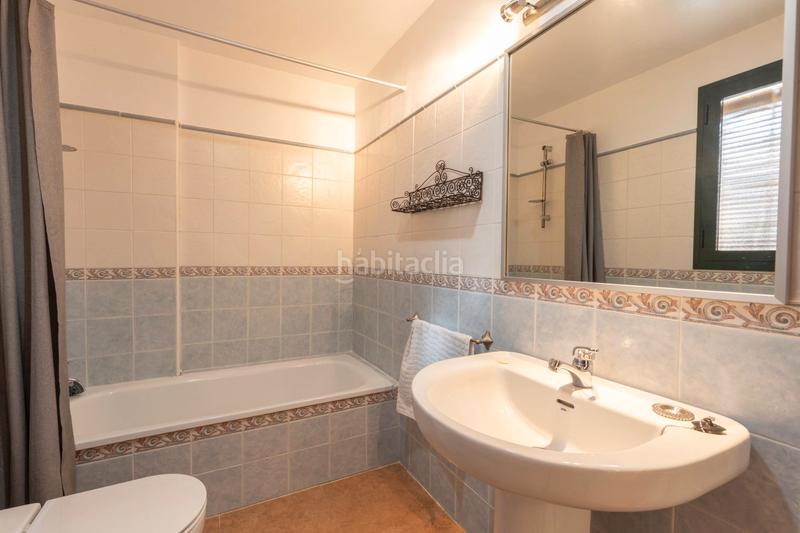 Foto 2e175e3d-c2fb-4591-80d0-84a269ecfb27. Casa adosada en calle estrella 5 ¡se vende espectacular casa en la zubia – lista para entrar a vivir! en Zubia (La)