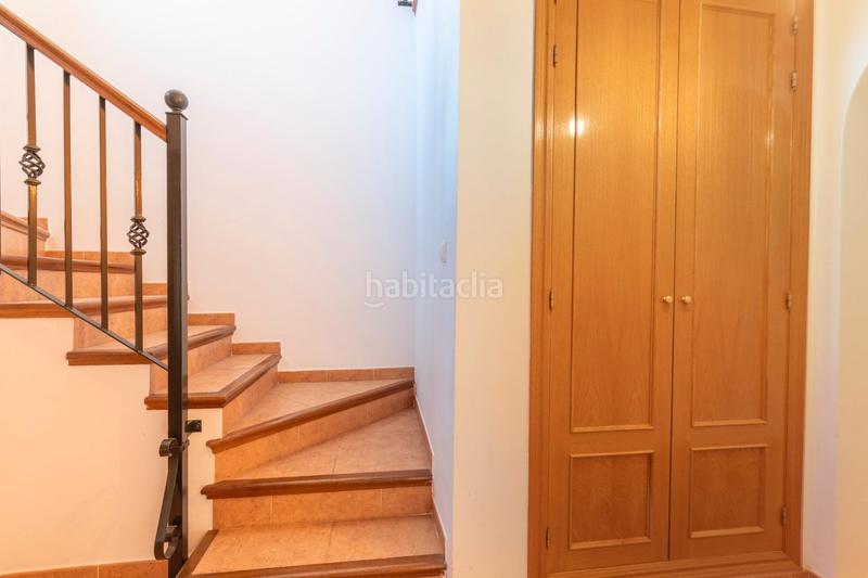 Foto 41dc68d2-4dd2-4367-bf20-95e2b891602e. Casa adosada en calle estrella 5 ¡se vende espectacular casa en la zubia – lista para entrar a vivir! en Zubia (La)