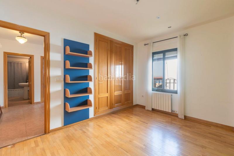 Foto 6b6b6aef-10d6-4e29-8142-0850bf73f293. Casa adosada en calle estrella 5 ¡se vende espectacular casa en la zubia – lista para entrar a vivir! en Zubia (La)