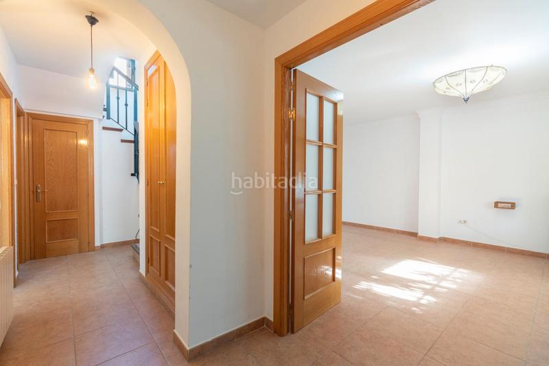 Foto 72318725-62f8-4aee-b099-9c7dbf8127a2. Casa adosada en calle estrella 5 ¡se vende espectacular casa en la zubia – lista para entrar a vivir! en Zubia (La)