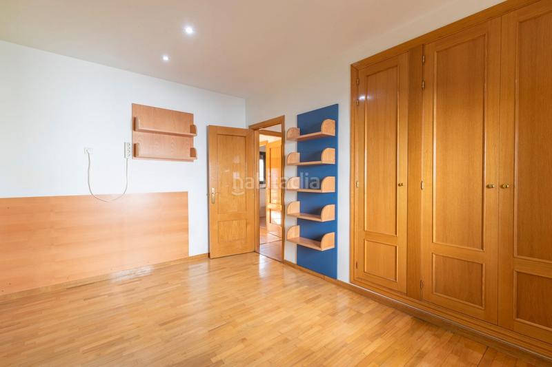 Foto 87d817dd-4792-47ab-a7ac-bf40ae0ac633. Casa adosada en calle estrella 5 ¡se vende espectacular casa en la zubia – lista para entrar a vivir! en Zubia (La)