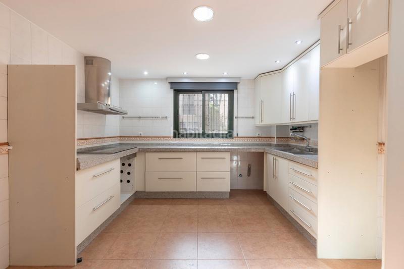 Foto 912a68fb-5da4-4f18-aadb-d8f64b6c8dfc. Casa adosada en calle estrella 5 ¡se vende espectacular casa en la zubia – lista para entrar a vivir! en Zubia (La)