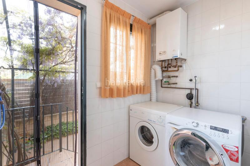 Foto a2961f8d-08e9-48a8-897e-fd94d50fda4b. Casa adosada en calle estrella 5 ¡se vende espectacular casa en la zubia – lista para entrar a vivir! en Zubia (La)
