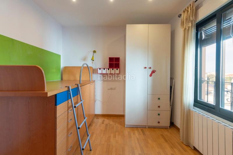 Foto faa349d8-11d8-466d-abd0-9b00e8e5a82e. Casa adosada en calle estrella 5 ¡se vende espectacular casa en la zubia – lista para entrar a vivir! en Zubia (La)