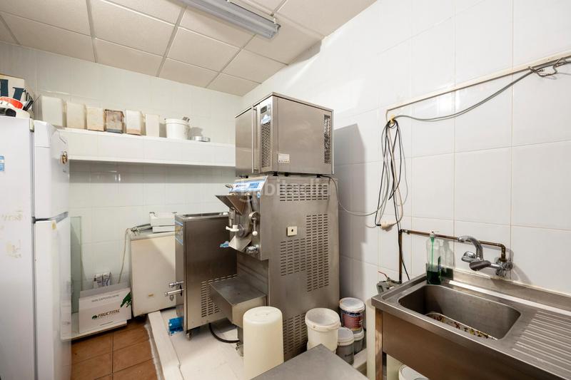 Foto 35bea58c-3e1e-4a34-a7ec-e7f90dbed04c. Locale commerciale in calle gabriela mistral 2 in Granada