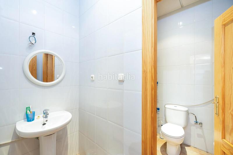 Foto 6b9a18b5-d9ca-45a0-890e-6f307ee4cf8f. Locale commerciale in calle gabriela mistral 2 in Granada