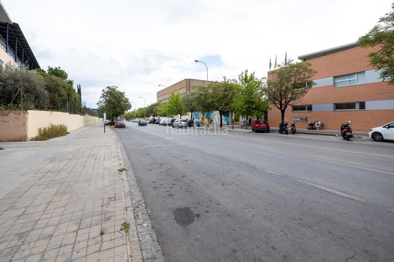 Foto f53bc54d-5b91-4086-b835-7fc55ba6655b. Locale commerciale in calle gabriela mistral 2 in Granada