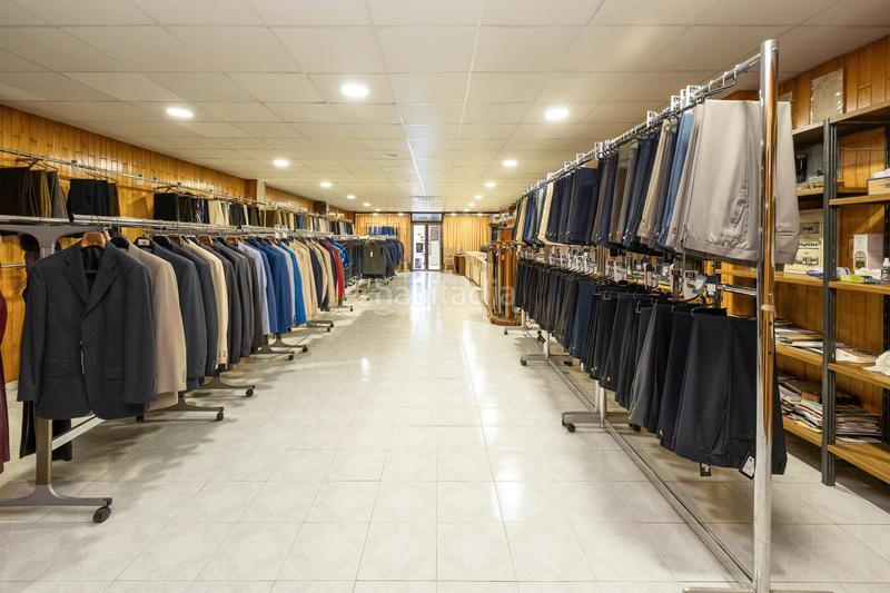 Foto 0a785584-3f35-45a5-ad81-e3734d31a8e9. Locale commerciale in calle sicilia 2 in Barrio de Zaidín Granada