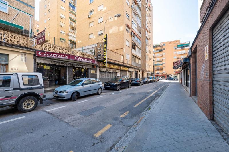 Foto 5504c585-4f75-4eb0-a1a5-7d5dd47e1db9. Locale commerciale in calle sicilia 2 in Barrio de Zaidín Granada