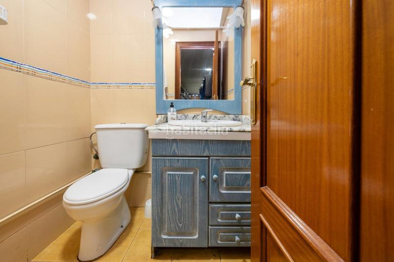 Foto 9ee93d13-f0f4-4ee3-9718-19c25d598a01. Locale commerciale in calle sicilia 2 in Barrio de Zaidín Granada