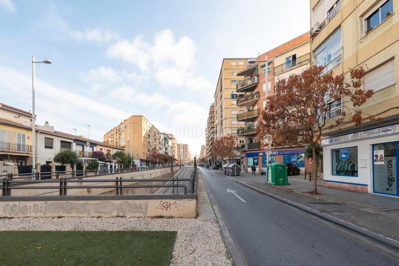 Foto c9812f87-a29b-4085-bfad-2f16f0fb7189. Locale commerciale in calle sicilia 2 in Barrio de Zaidín Granada