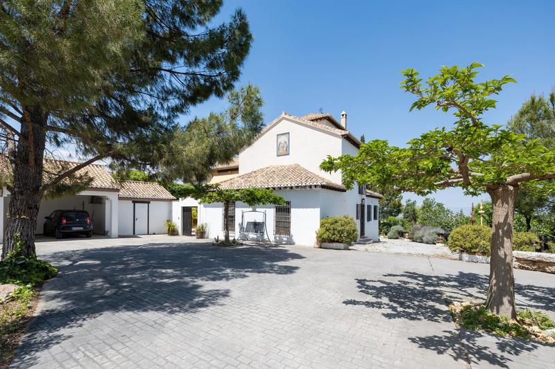 Foto 16bd14c9-16f2-4f95-ad43-37ce6e134499. Chalet en camino del cerro 237 se vende espectacular villa _granada en Otura