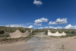 Finca rústica a Calle de san marcos 6a. Se vende espectacular finca el launero en guadix