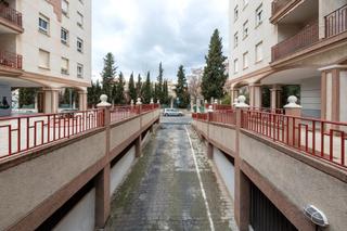 Aparcament cotxe a Calle morena 6. Se vende comoda plaza de garaje en villarejo, junto camino de ro