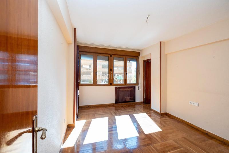 Foto 3b754db0-5878-407b-aed2-5e46e59bd5e0. Pis a avenida de la constitución 18 a Plaza de Toros Granada