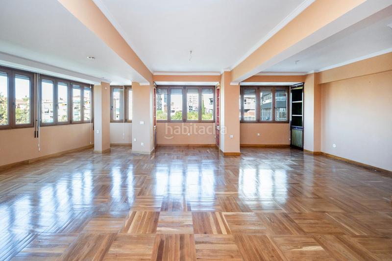 Foto 3dc2d849-681b-4692-81fb-65e9dd816dd6. Pis a avenida de la constitución 18 a Plaza de Toros Granada