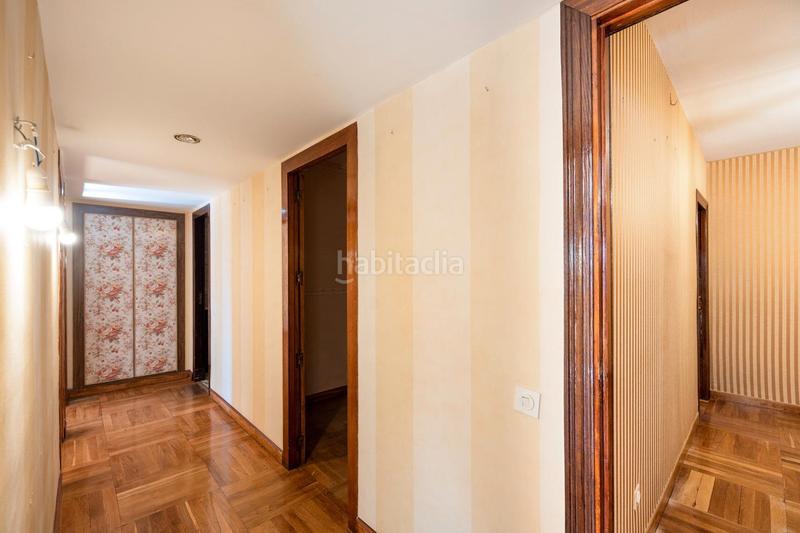 Foto 51a7149a-11c4-4af8-8e56-359efec10f0c. Pis a avenida de la constitución 18 a Plaza de Toros Granada