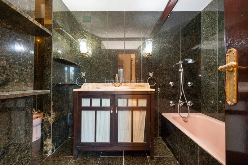 Foto 54c3c01a-6e37-44ba-aba6-31b18f2bb6d9. Pis a avenida de la constitución 18 a Plaza de Toros Granada