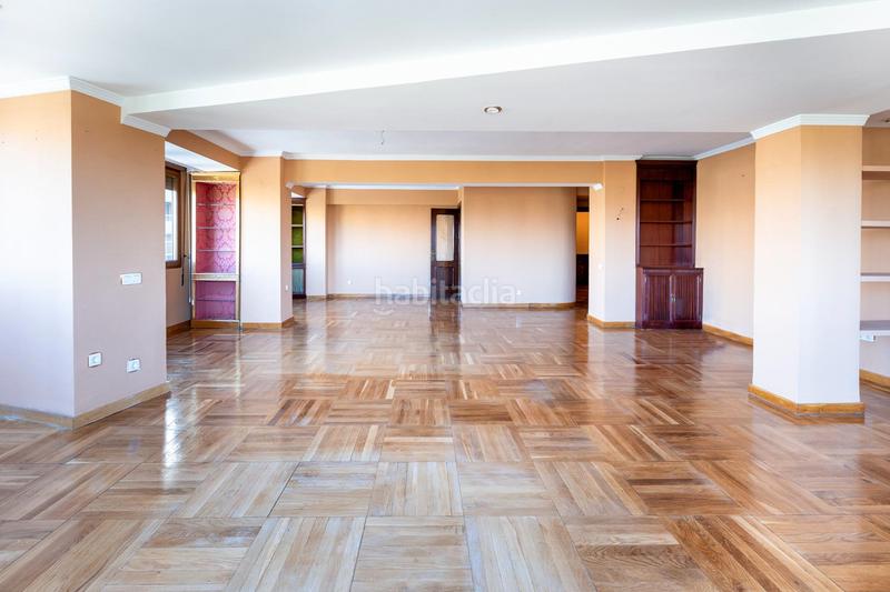 Foto 7f359bb8-8fd8-4f81-a568-eb76f3a28bac. Pis a avenida de la constitución 18 a Plaza de Toros Granada