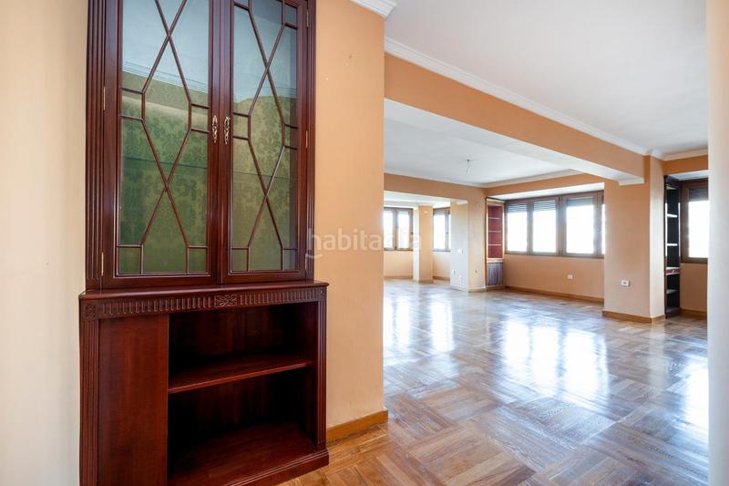 Foto 8122d816-d8bd-4ce5-bb1e-d05ec2775900. Pis a avenida de la constitución 18 a Plaza de Toros Granada