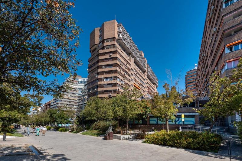 Foto 97e6913b-c769-47ec-ab98-8200ed301985. Pis a avenida de la constitución 18 a Plaza de Toros Granada