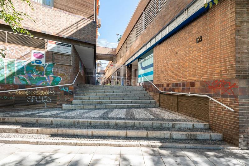 Foto 9ac3faca-bdac-4338-b6a6-b27431db8486. Pis a avenida de la constitución 18 a Plaza de Toros Granada