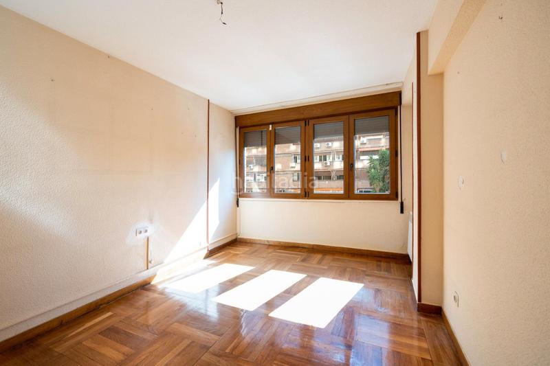 Foto ab230c87-64a4-4e6b-9702-dd91ae1bc9d5. Pis a avenida de la constitución 18 a Plaza de Toros Granada