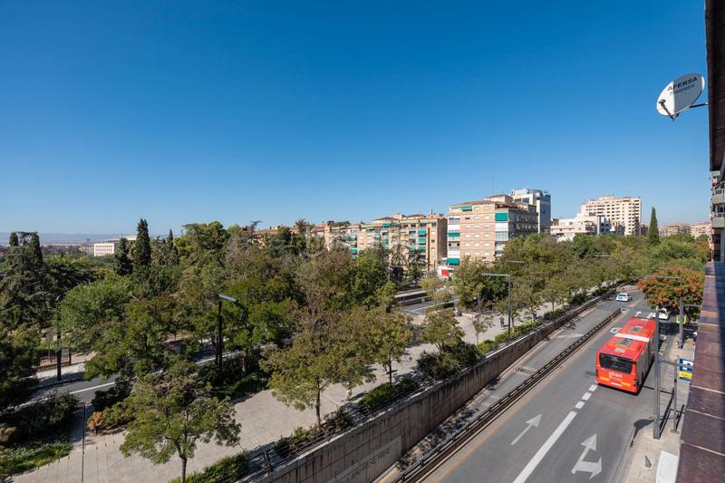 Foto b35e418a-8004-4ece-93a5-a62352cabf60. Pis a avenida de la constitución 18 a Plaza de Toros Granada