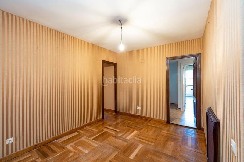 Foto fc48c168-5e28-43f7-a51e-1f9b11ff2ea2. Pis a avenida de la constitución 18 a Plaza de Toros Granada