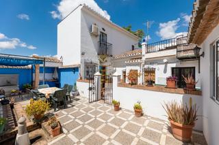 Studio in Plaza mirador de san cristóbal 5. Se vende estudio amueblado con encanto en el albayzin con licenc