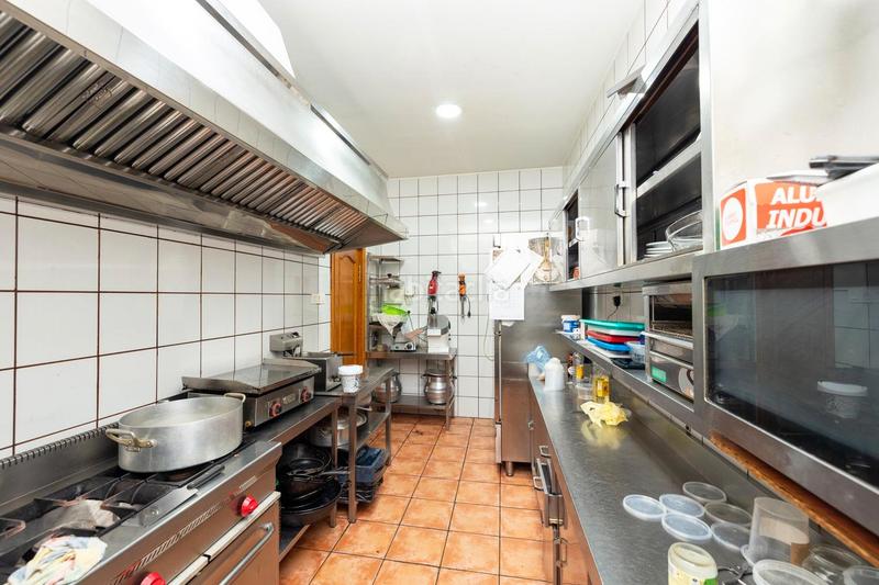 Foto 074341c0-b0eb-4425-a6b4-e241772e9a8a. Locale commerciale in calle santa clotilde 5 in Camino de Ronda Granada