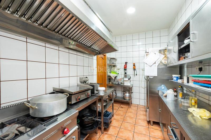 Foto 743bba5b-075a-4ac7-bf19-31cc07d9676a. Locale commerciale in calle santa clotilde 5 in Camino de Ronda Granada