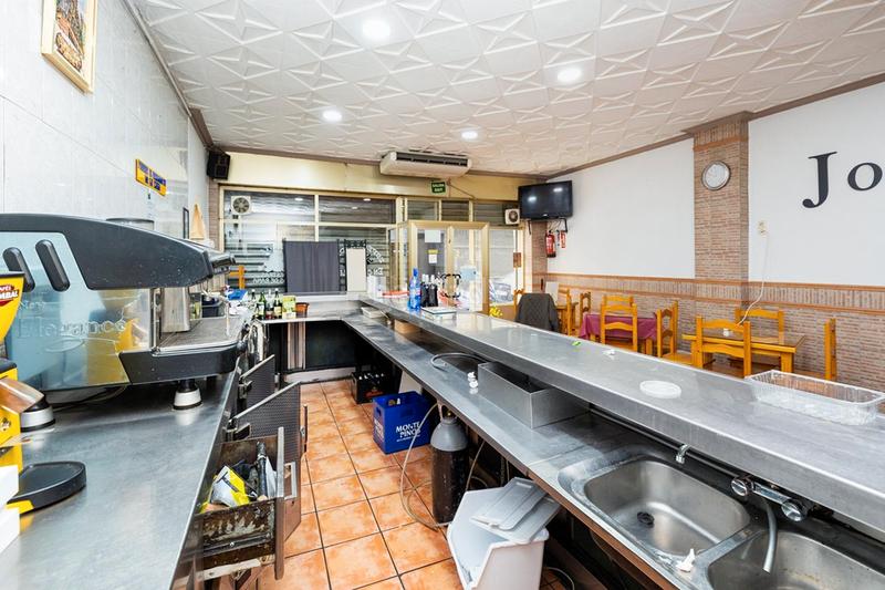 Foto e189400f-27cd-4bb3-a890-f612dbf4db25. Locale commerciale in calle santa clotilde 5 in Camino de Ronda Granada