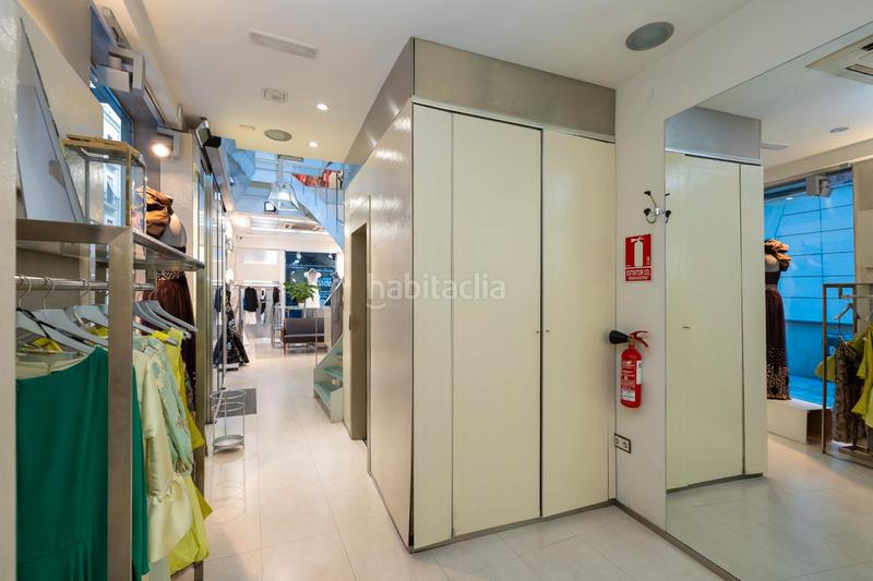 Foto 54b8c2b9-da86-445a-aa67-01f84f0e4d9e. Local commercial dans calle alhóndiga 10 dans Centro - Sagrario Granada