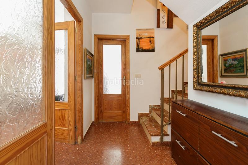 Foto 21775d45-4102-4c2b-9f0d-87fa0867202b. Casa adosada en calle montevive 34 se vende casa adosada _granada en Otura