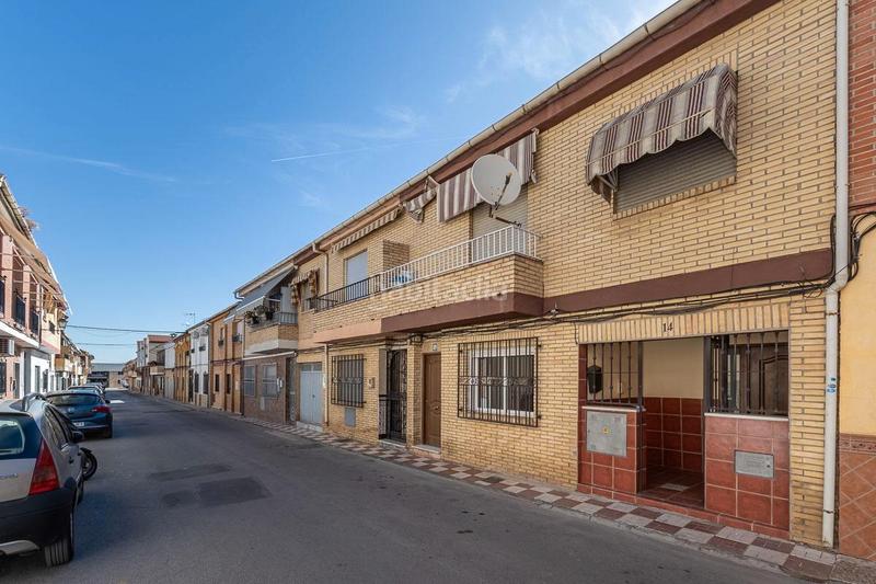 Foto 5161a593-ec43-483e-b497-a51d7221ae33. Casa adossada a calle san fernando 14 a Poniente Armilla