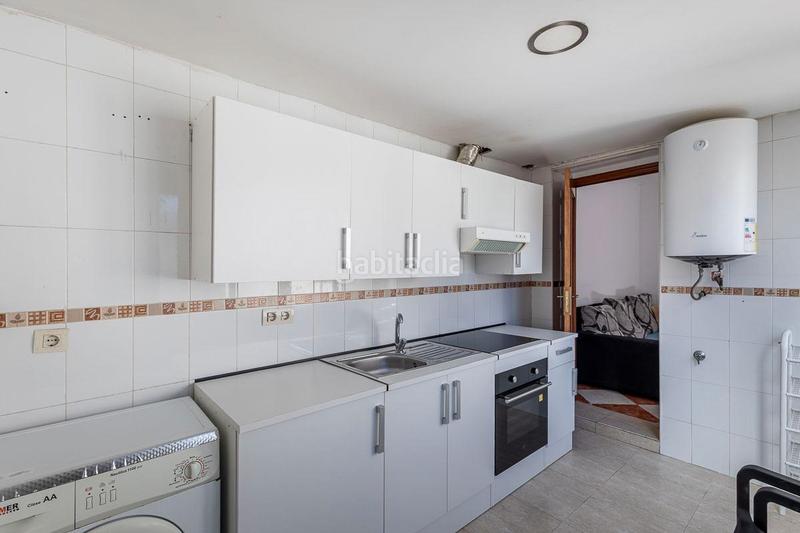 Foto bcf555b3-2f4e-4aaa-8bb9-414593aa8b28. Casa adossada a calle san fernando 14 a Poniente Armilla