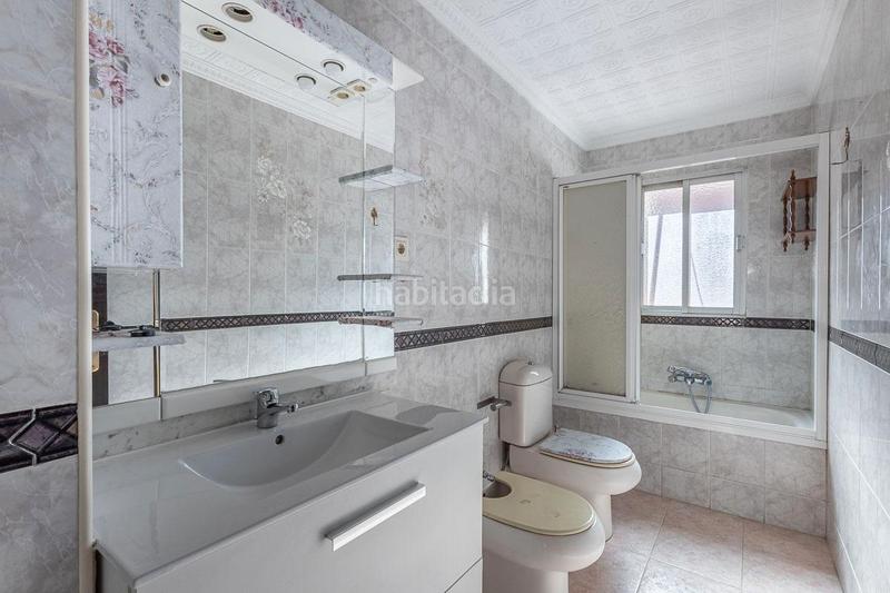 Foto be4e3376-0d2d-4959-bd61-5d3f7d468275. Casa adossada a calle san fernando 14 a Poniente Armilla