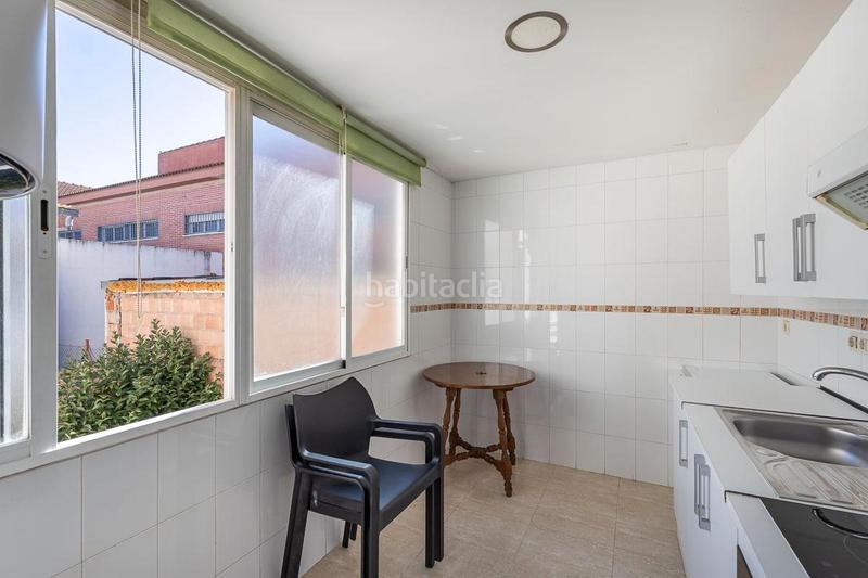 Foto d2268f56-00e9-4e73-b952-1d5ac8623f94. Casa adossada a calle san fernando 14 a Poniente Armilla