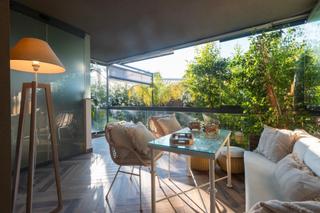 Piso en Calle astrea 2. Se vende piso amueblado con 100 m2 de jardín en málaga (zona pue