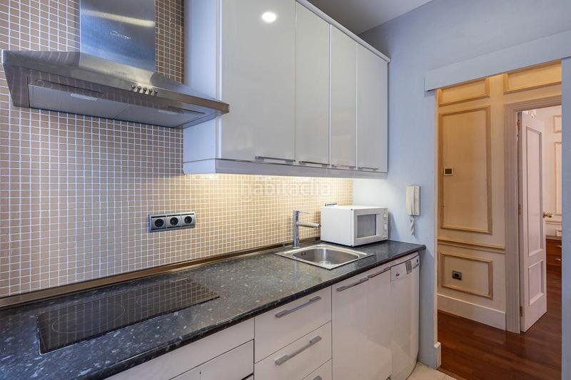 Foto 51a897c3-cd86-47e7-a87e-d701bef866f9. Apartamento en calle navas 28 se vende apartamento con licencia turística en pleno centro en Granada