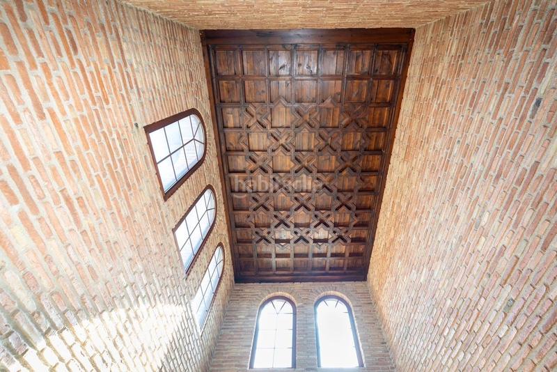 Foto a55f515d-6dfc-436e-8681-015f68dcdf0f. Chalet en n/a se vende gran casa con piscina en colinas bermejas, - ref. cum7 en Monachil