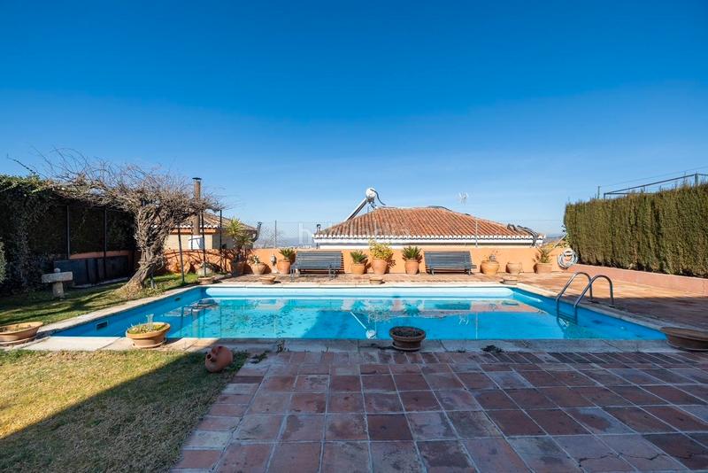 Foto ab235edc-0960-47cf-90fd-a66b0fbb1023. Chalet en n/a se vende gran casa con piscina en colinas bermejas, - ref. cum7 en Monachil